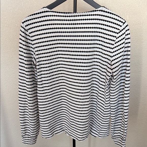 Elle Monochrome Patterned Long Sleeve Top - Picture 6 of 9